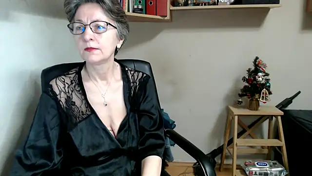 katemodel online show from 12/19/25, 07:48