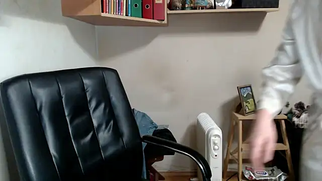 katemodel online show from 02/03/26, 09:47