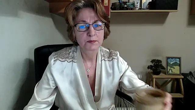 katemodel online show from 04/15/26, 06:20