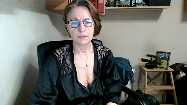 katemodel online show from 06/12/26, 06:45