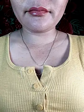 Snapshot of Reina_Fcup01 chatting on 02/05/26, 05:56 Reina Fcup01 online show from 02/05/26, 05:56