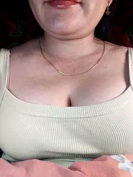 Snapshot of Reina_Fcup01 chatting on 02/12/26, 03:18 Reina Fcup01 online show from 02/12/26, 03:18