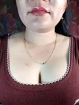 Snapshot of Reina_Fcup01 chatting on 02/20/26, 01:33 Reina Fcup01 online show from 02/20/26, 01:33