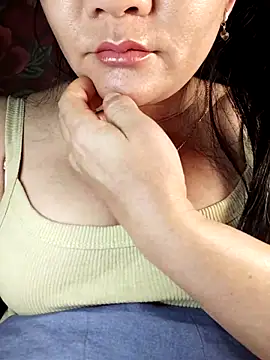 Snapshot of Reina_Fcup01 chatting on 02/21/26, 07:31 Reina Fcup01 online show from 02/21/26, 07:31