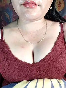 Snapshot of Reina_Fcup01 chatting on 02/22/26, 01:09 Reina Fcup01 online show from 02/22/26, 01:09