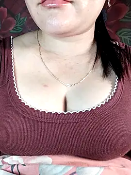 Snapshot of Reina_Fcup01 chatting on 02/23/26, 05:38 Reina Fcup01 online show from 02/23/26, 05:38