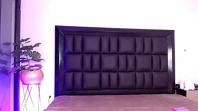 Snapshot of mia_roosee1 chatting on 02/20/26, 05:04 mia roosee1 online show from 02/20/26, 05:04