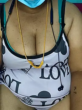 Snapshot of TamilSembaruthi143 chatting on 02/20/26, 10:54 TamilSembaruthi143 online show from 02/20/26, 10:54