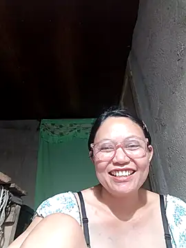 Snapshot of hotpinay_45 chatting on 02/19/26, 07:37 hotpinay 45 online show from 02/19/26, 07:37