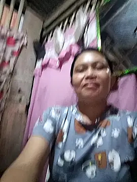 Snapshot of hotpinay_45 chatting on 02/28/26, 11:55 hotpinay 45 online show from 02/28/26, 11:55