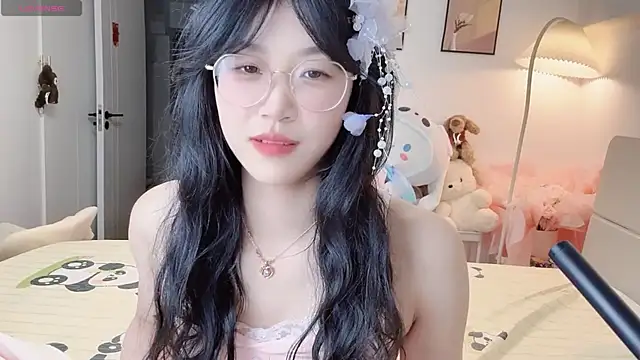 Snapshot of Luminous4173 chatting on 06/22/26, 01:08 Luminous4173 online show from 06/22/26, 01:08
