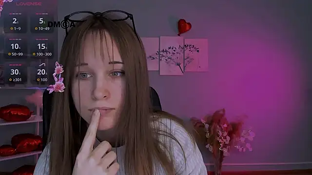 eira mouse online show from 02/21/26, 09:43