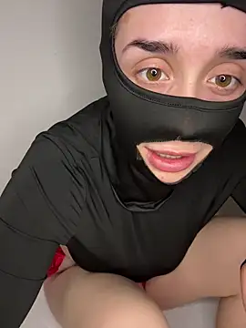 Snapshot of Mishelxxx2 chatting on 02/05/26, 08:35 Mishelxxx2 online show from 02/05/26, 08:35