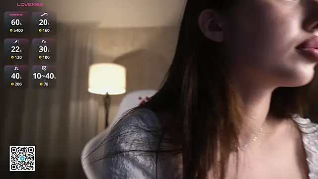 Candylolly    online show from 04/23/26, 03:14