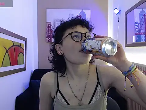 Snapshot of samantta_ink chatting on 02/25/26, 01:43 samantta ink online show from 02/25/26, 01:43