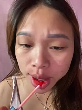 Snapshot of Emxinhka1 chatting on 04/19/26, 02:11 Emxinhka1 online show from 04/19/26, 02:11
