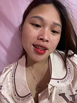 Snapshot of Emxinhka1 chatting on 04/19/26, 02:49 Emxinhka1 online show from 04/19/26, 02:49