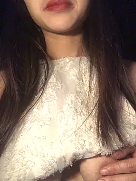 Snapshot of uyensexy chatting on 02/10/26, 03:10 uyensexy online show from 02/10/26, 03:10