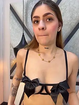 Snapshot of AriaWillssX chatting on 02/02/26, 08:51 AriaWillssX online show from 02/02/26, 08:51