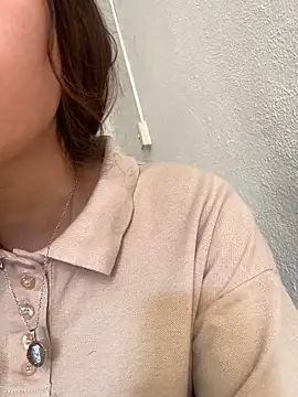 Snapshot of roc_i chatting on 03/02/26, 09:43 roc i online show from 03/02/26, 09:43