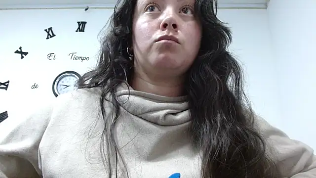 Snapshot of ElaMurray02 chatting on 02/13/26, 03:41 ElaMurray02 online show from 02/13/26, 03:41