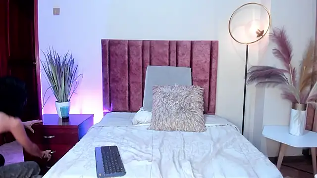 Snapshot of AylaStone chatting on 02/19/26, 06:15 AylaStone online show from 02/19/26, 06:15