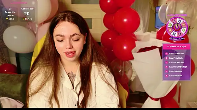 Snapshot of AliraX chatting on 02/15/26, 07:43 AliraX online show from 02/15/26, 07:43