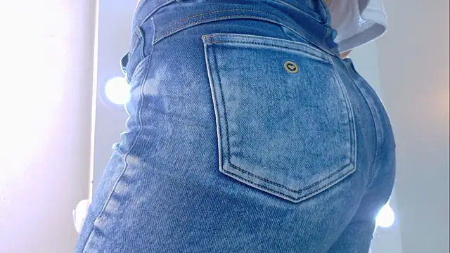 AnnieRouse   online show from 04/15/26, 11:39