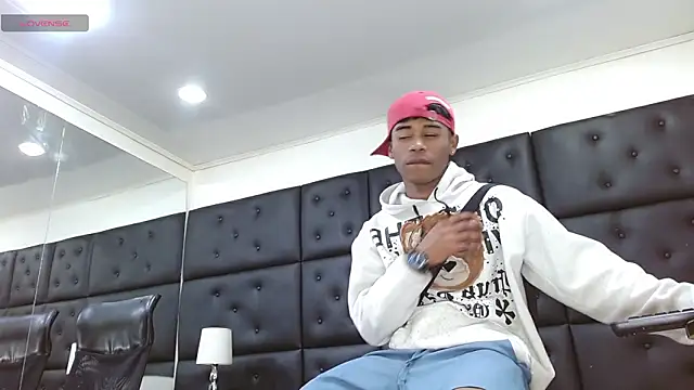 TonnyMarck online show from 02/04/26, 02:39