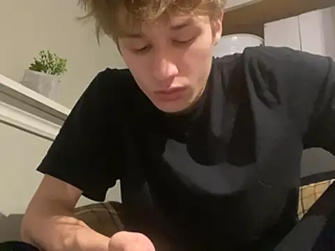 yourwhiteboy1 online show from 06/04/26, 02:28
