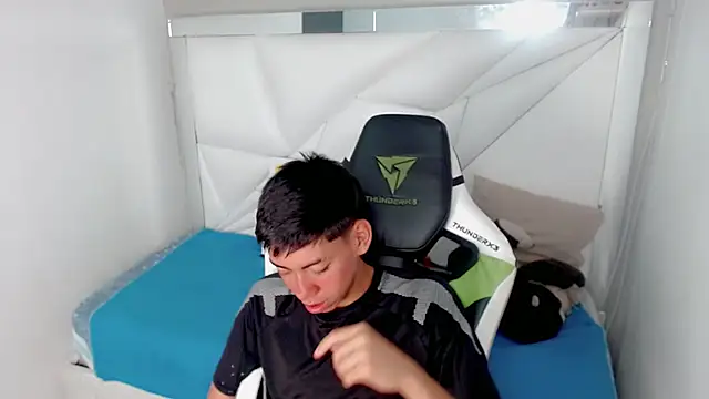 Snapshot of Liarr_ chatting on 02/09/26, 07:51 Liarr online show from 02/09/26, 07:51