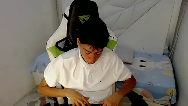 Snapshot of Liarr_ chatting on 02/21/26, 08:10 Liarr online show from 02/21/26, 08:10