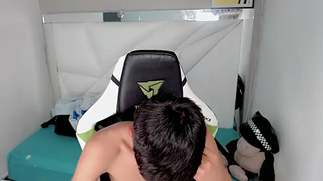 Snapshot of Liarr_ chatting on 02/28/26, 08:10 Liarr online show from 02/28/26, 08:10