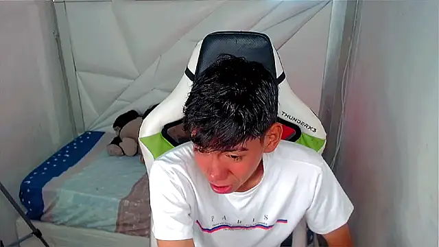 Liarr  online show from 04/24/26, 03:09