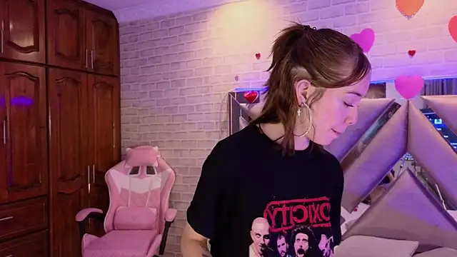 HarperrWest online show from 04/07/26, 09:15