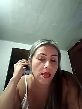 Snapshot of maynor_1998 chatting on 03/01/26, 04:58 maynor 1998 online show from 03/01/26, 04:58