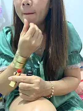 Snapshot of Baby-lovely69 chatting on 02/07/26, 11:41 Baby-lovely69 online show from 02/07/26, 11:41