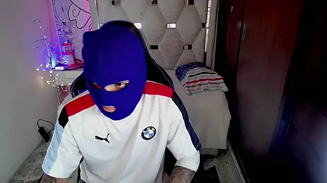 Black diamondd  online show from 04/22/26, 03:24