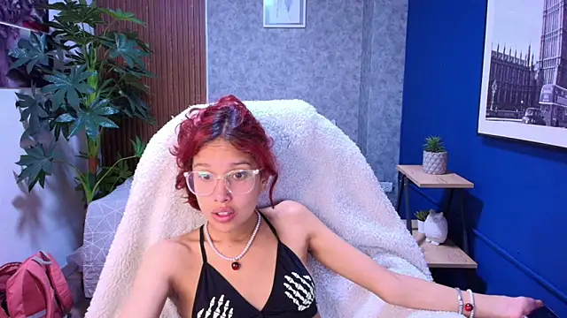 Snapshot of saphire_ chatting on 02/20/26, 12:05 saphire online show from 02/20/26, 12:05