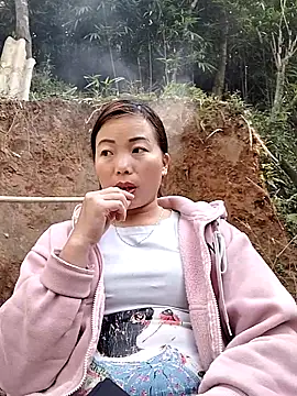 Snapshot of Ella-aa chatting on 02/15/26, 01:57 Ella-aa online show from 02/15/26, 01:57