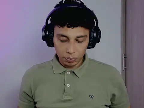 nilo2021 online show from 05/26/26, 10:06