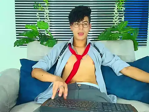 ThiiagoSaeenz online show from 02/11/26, 04:01