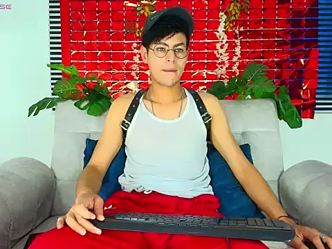 ThiiagoSaeenz online show from 02/17/26, 02:46