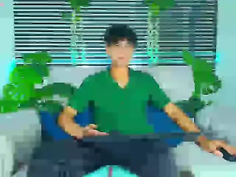 ThiiagoSaeenz online show from 04/13/26, 03:39