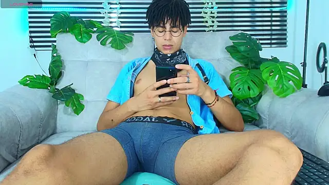 ThiiagoSaeenz online show from 05/22/26, 04:56