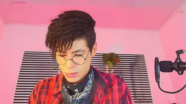 ThiiagoSaeenz online show from 05/30/26, 04:48