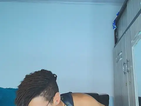 Snapshot of ThiiagoSaeenz chatting on 07/11/26, 10:00 ThiiagoSaeenz online show from 07/11/26, 10:00