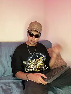 paulhot11 online show from 04/17/26, 12:57