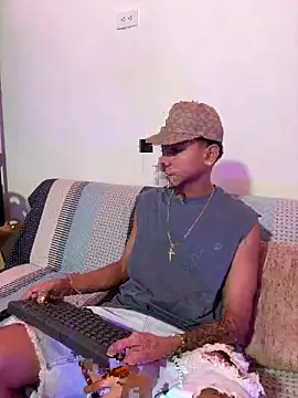 paulhot11 online show from 04/26/26, 03:59