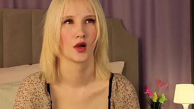 CrystalLili online show from 04/21/26, 03:13